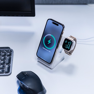 Crong MagSpot Pivot Stand kolm-ühes juhtmevaba laadija iPhone'ile, Apple Watchile ja AirPodsidele, MagSafe'iga ühilduv, valge