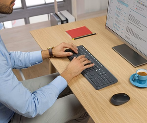 Logitech MK235 klaviatuur koos hiirega USB QWERTY US International hall