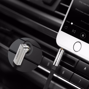Ugreen lame AUX helikaabel 3.5 mm mini jack 2m hõbedane (10599)