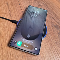 Blavec induktsioonlaadija BQI-07 Qi 15W UniCharge (BQI07-QIB) must klaasist