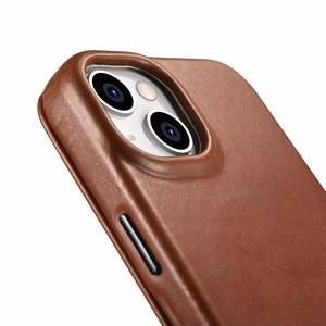 iCarer CE Oil Wax Premium Leather Folio Case iPhone 14 Plus magnetic flip case MagSafe brown (AKI14220707-BN)