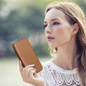 Чехол iCarer CE Premium Leather Folio для iPhone 14 Plus магнитный с откидной крышкой MagSafe коричневый