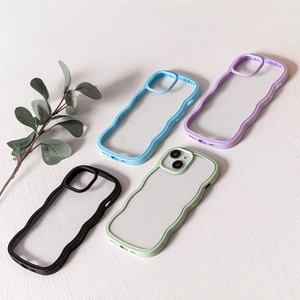 Wave ümbris jaoks iPhone 15 6,1" must