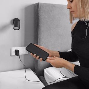 Qoltec 52381 Super Quick PD laadija | 1xUSB-C | 1xUSB | 90W | 5-20V | 2.4-4.35A | must