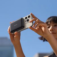 Joyroom JR-W020 20W 10000mAh MagSafe Power Bank + USB-C - USB-C 0.25m kaabel - must