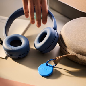 Chipolo POP Bluetooth-esemeleidjate komplekt vahetatavate patareidega iOS-i ja Androidi seadmetele, 4 tk (punane, sinine, kollane ja roheline)