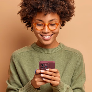 ROAR Ümbris LUNA jaoks SAMSUNG S24 FE punane