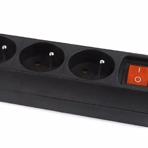 EnerGenie EG-PSU3F-01 – pikendusjuhe 3 Prantsuse tüüpi pistikupesa, 10 A ja C14 pistikuga