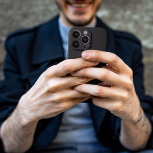 SILICONE MAG COVER (big hole) Ümbris compatible with MagSafe jaoks IPHONE 17 Air must