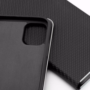 LUNA Book Carbon jaoks IPHONE 13 must