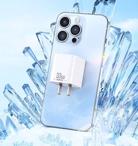 REMAX WALL LAADIJA BATT SERIES PD QC 33W RP-U26 1xUSB + 1xUSB-C valge