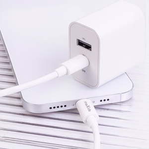 Maxlife MXTC-06-20AC PD QC laadija 1x USB-C 1x USB 20W valge + USB-C - Lightning kaabel 20W