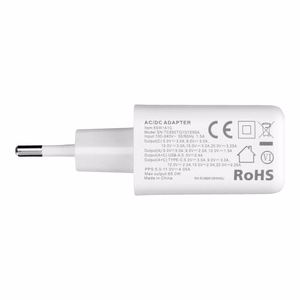 Mobiililaadija VEGER USB-A + Type-C PD QC3.0 3,25 A 65 W + kaabel USB-C–USB-C TR67, valge