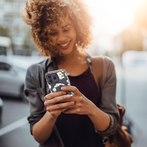 Tech-Protect MagMood MagSafe ümbris jaoks iPhone 15 Pro - daisies with leaves