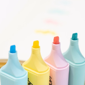 Snoopy - Highlighter Set 4 Colors with 3D Topper