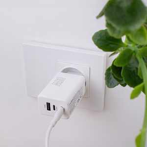 Maxlife MXTC-08-65ACC PD QC laadija 2x USB-C 1x USB 65W valge