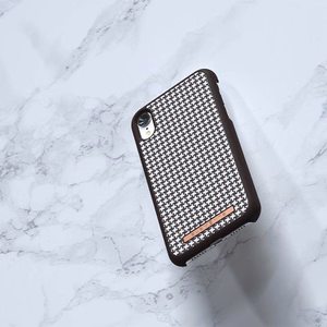 Nordic Elements Saeson Idun Pattern 2 ümbris seadmele iPhone XR, tumepruun