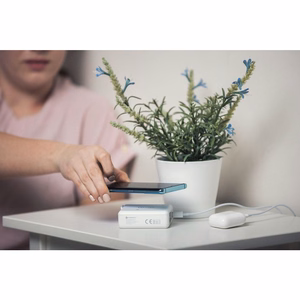 Multifunction laadija Forcell F-Energy 4in1 2 x USB A + USB C 15W + akupank 8000mAh + juhtmevaba charging valge