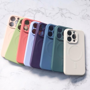 Совместимый с MagSafe силиконовый чехол для iPhone 15 Pro Silicone Case - фиолетовый