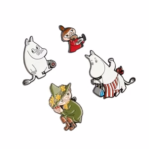 Moomins 4 rinnamärgi komplekt riietele või seljakotile