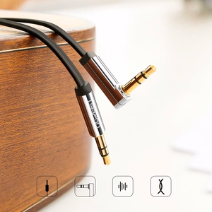 Ugreen lame AUX helikaabel 3.5 mm mini jack 2m hõbedane (10599)