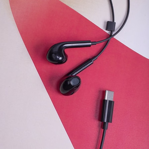 Maxlife juhtmega kõrvaklapid MXEP-04 USB-C mustad
