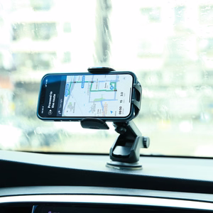 Joyroom JR-ZS259 car hoidja clamping phone to the air vent - must