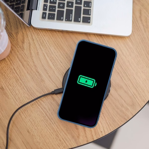 Silikoonist Mag Cover ümbris mudelile iPhone 17 Pro Max / 18 Pro Max, MagSafe'iga ühilduv kaamerakaitsega – tumesinine