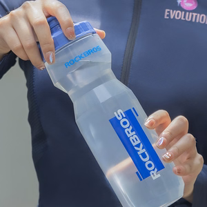 Rockbros 750 ml rattapudel - läbipaistev sinise huulikuga