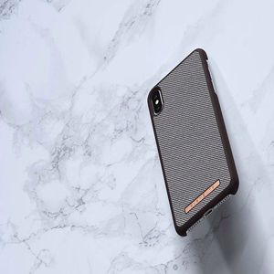 Nordic Elements Saeson Idun Pattern 1 ümbris seadmele iPhone XS Max, tumepruun