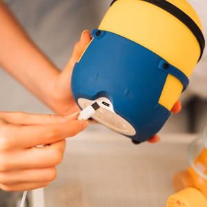 Minions Bobi pehme silikoonist LED-öövalgusti lastele, 15 cm