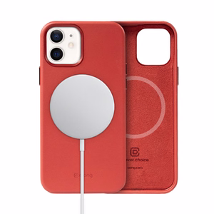 Crong Essential Cover Magnetic kunstnahast ümbris seadmele iPhone 12 / iPhone 12 Pro, MagSafe'iga, punane