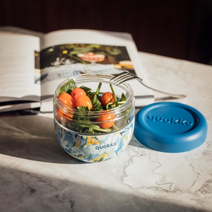 Quokka Bubble Food Jar 770 ml toidunõu, siniste pojengide muster