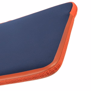 Sinine Tucano Elements 2 4 mm neopreenümbris MacBook Air 13-tollistele (2018–2024), MacBook Pro 13-tollistele (2016–2022) ja 12-tollistele sülearvutitele