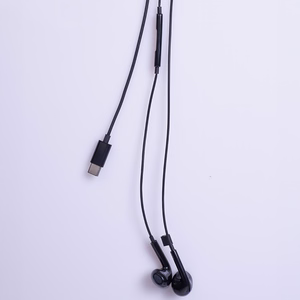 Maxlife juhtmega kõrvaklapid MXEP-04 USB-C mustad