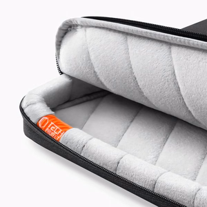 Tech-Protect Defender Bag jaoks 15-16 Laptop - must and oranž
