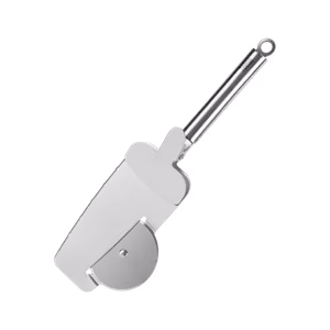 Pizza cutter with cutting wheel, edge-cutting teeth and clamping spatula