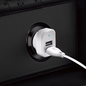 Dudao car kit charger 2x USB 2.4A + cable USB 3in1 Lightning / Type C / micro USB cable valge (R7 valge)