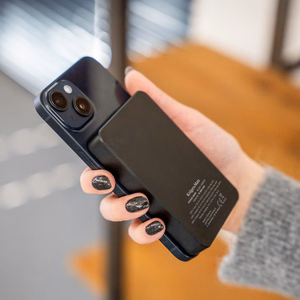 Krüger&Matz magnetiline juhtmevaba akupank, 10000 mAh, must