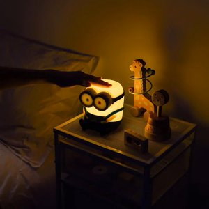 Minions Bobi pehme silikoonist LED-öövalgusti lastele, 15 cm