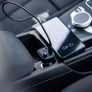 Bluetoothi, 2 USB-pordi ja USB-C-ga auto FM-saatja