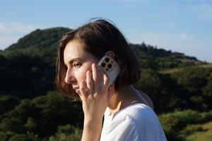Moshi iGlaze ümbris seadmele iPhone 14 Plus, MagSafe'iga ühilduv, läbipaistev Sunset Gold detailidega