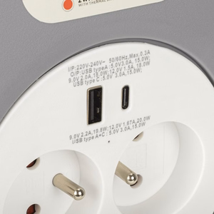 Montis MT188 – sissetõmmatav 10 m pikendusjuhtmerull USB ja 2 vahelduvvoolupesaga