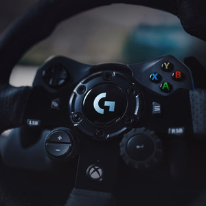 Logitech G G923 võidusõidurool ja pedaalid Xbox X|S, Xbox One ja PC jaoks