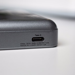Dudao TGK1 elektripank koos MagSafe juhtmevaba laadijaga 20W 10000mAh must (TGK1-must)