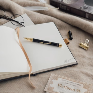 Harry Potter Hogwarts A5 märkmik pliiatsiga