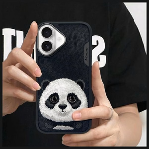 Nimmy Big Eyed Pet 2.0 Panda ümbris jaoks iPhone 16 - must