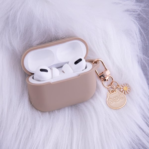 Airpods 3 karamelli värvi ümbris koos ripatsiga