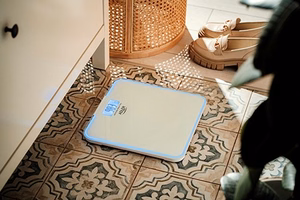 Bathroom scale ADLER AD 8183 with edge lighting White
