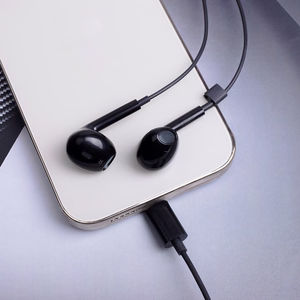 Maxlife juhtmega kõrvaklapid MXEP-04 USB-C mustad
